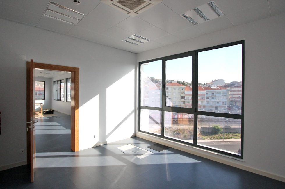 fit-out escritórios remodelação de espaços cm amadora